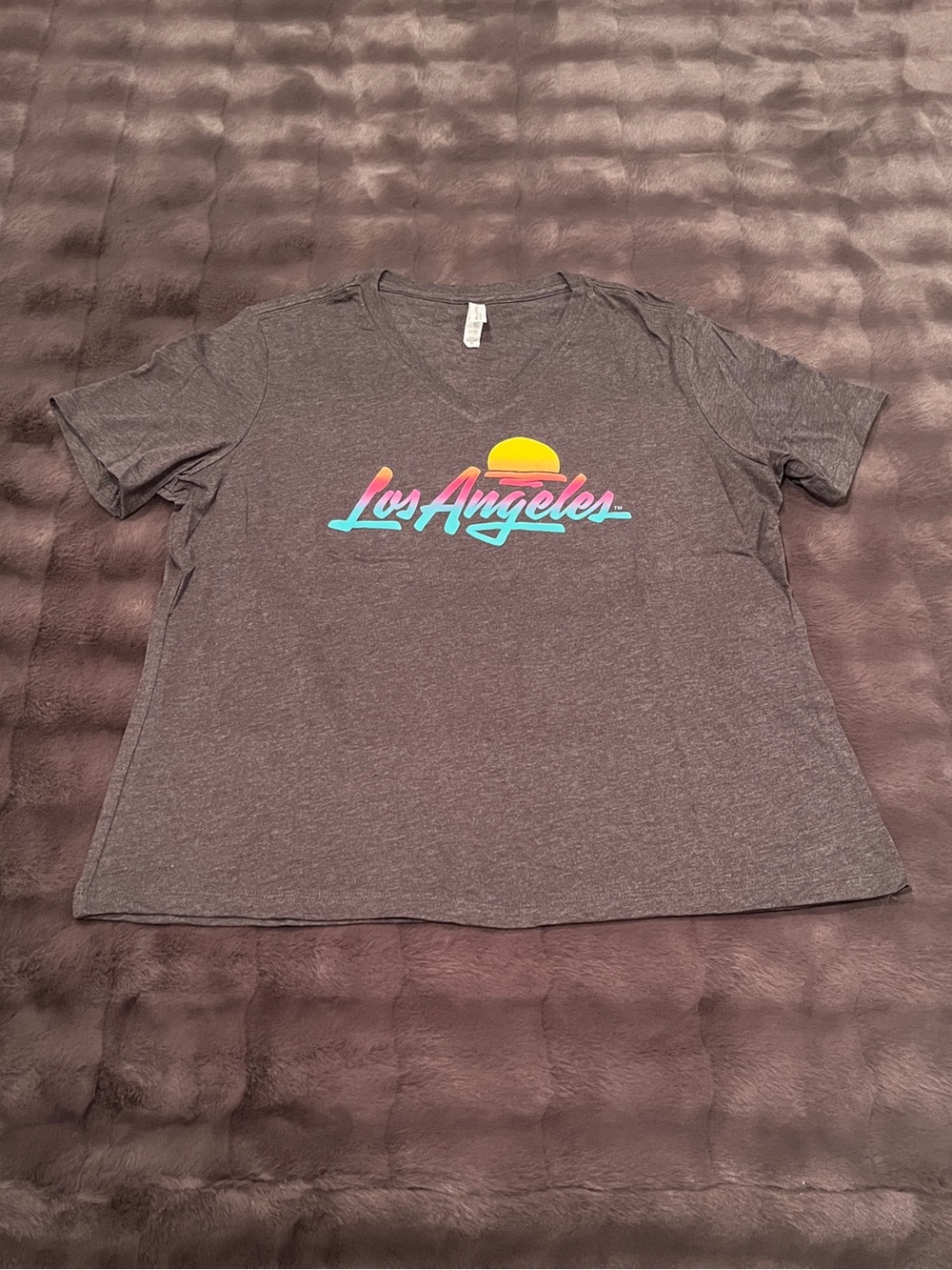 Los Angeles California V-Neck Short Sleeve T-Shirt (Size XL) - NWOT